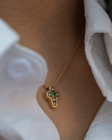 AUKSINIS KAKLO PAPUOŠALAS SU DEIMANTU IR ROŽINIU SAFYRU "CROSS"