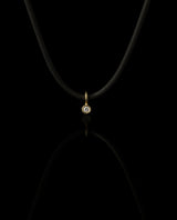 Auksinis pakabukas su deimantu