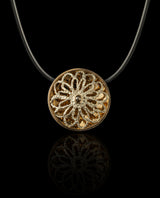 Aukso ir sidabro sagė-pakabukas su deimantu "Šilkiniai voratinkliai"