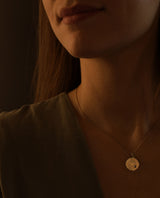 Auksinis pakabukas su safyru "Meilės išraiška"