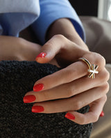 Auksinis žiedas su deimantais "Bučkis"