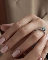 Auksinis žiedas su deimantais "Pavé"