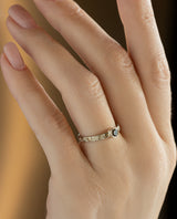 Auksinis žiedas su konjakiniu deimantu "Gyvenu"