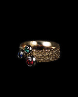 Auksinis žiedas su smaragdu, rubinu ir safyru "Life is sweet"