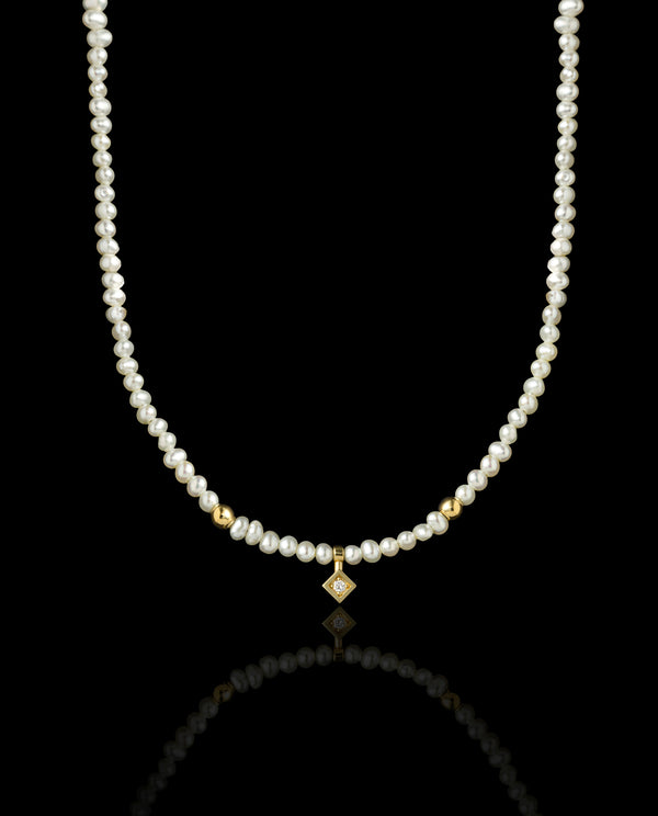 Kaklo papuošalas su perlais, auksu ir deimantu