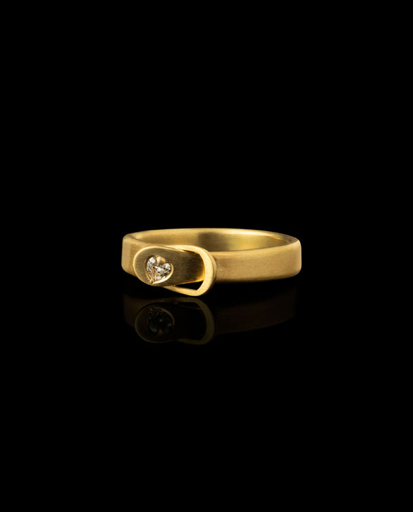 Auksinis žiedas su širdies formos deimantu "LOVE BAND"