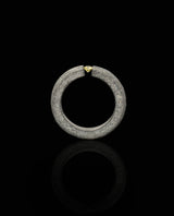 Hafnio žiedas su fancy light yellow deimantu