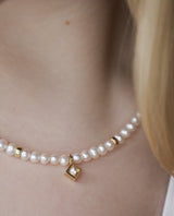 Kaklo papuošalas su perlais, auksu ir safyrais "Perlų vėrinys"