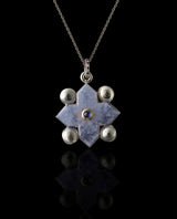 Auksinis pakabukas su chalcedonu, deimantais, rubinais, safyru ir granatais "Cross"