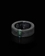 Niobio žiedas su nešlifuotu turmalinu