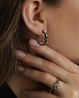 Sidabriniai auskarai su auksu ir deimantais "Dark Gleam Diamond Hoops"