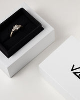 Auksinis žiedas su deimantais "Žvaigždžių šokis"