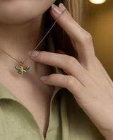 Auksinis pakabukas su deimantais ir emale "Drugelis"