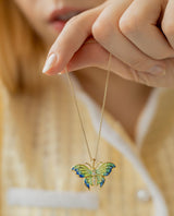 Auksinis pakabukas su deimantais ir emale "Drugys"