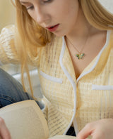 Auksinis pakabukas su deimantais ir emale "Drugys"