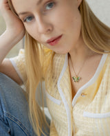 Auksinis pakabukas su deimantais ir emale "Drugys"