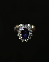 Auksinis žiedas su safyru ir deimantais "Karališka klasika"