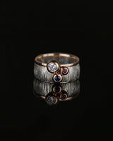 Sidabrinis žiedas su auksu, safyru, rubinu ir cirkoniu "Lietuje"