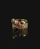 Auksinis žiedas su spalvotais safyrais "Life is sweet"