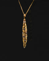 Auksinis pakabukas su deimantais ir safyrais "Shark"