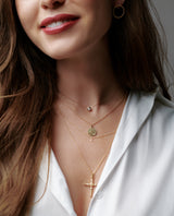 Auksinis kaklo papuošalas su nuogu deimantu