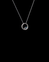 Auksinis kaklo papuošalas su deimantais "FLOW'ing"