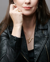 Auksinis pakabukas su deimantais "V"