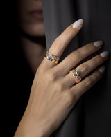 Auksinis žiedas su safyru, rubinu ir Londono topazu "Life is sweet"