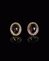 Auksiniai auskarai su granatais