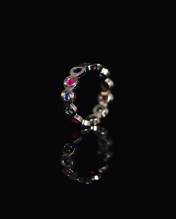 Auksinis žiedas su rubinais, safyrais ir topazais "Circle of life"
