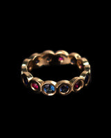 Auksinis žiedas su deimantais, rubinais, safyrais ir Londono topazais "Ermita"