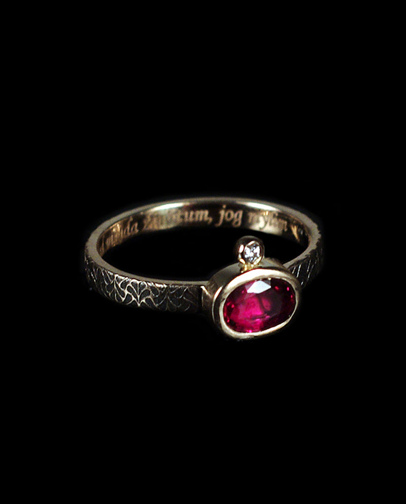 Auksinis žiedas su rubinu ir deimantu "Something important"