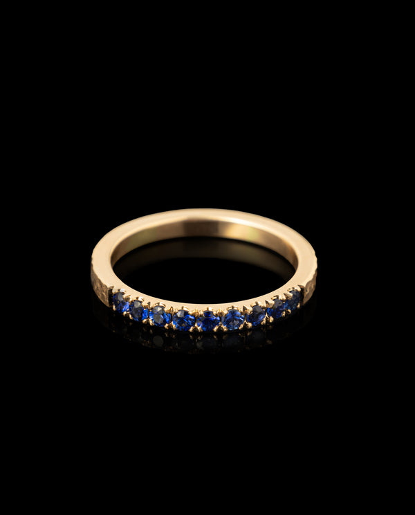 Auksinis žiedas su safyrais "Half Eternity"