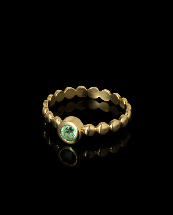 Auksinis žiedas su smaragdu "Everyday"