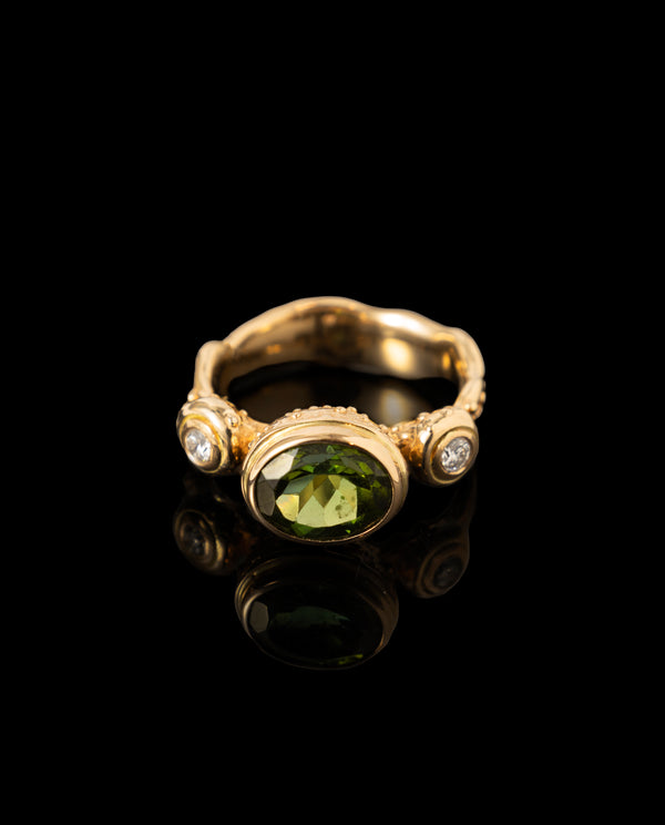 Auksinis žiedas su deimantais ir turmalinu