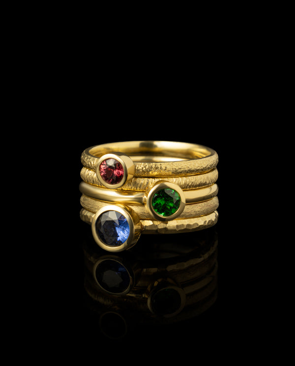 Auksinių žiedų rinkinys su safyru, rubinu ir granatu tsavoritu "Saldainiukai"