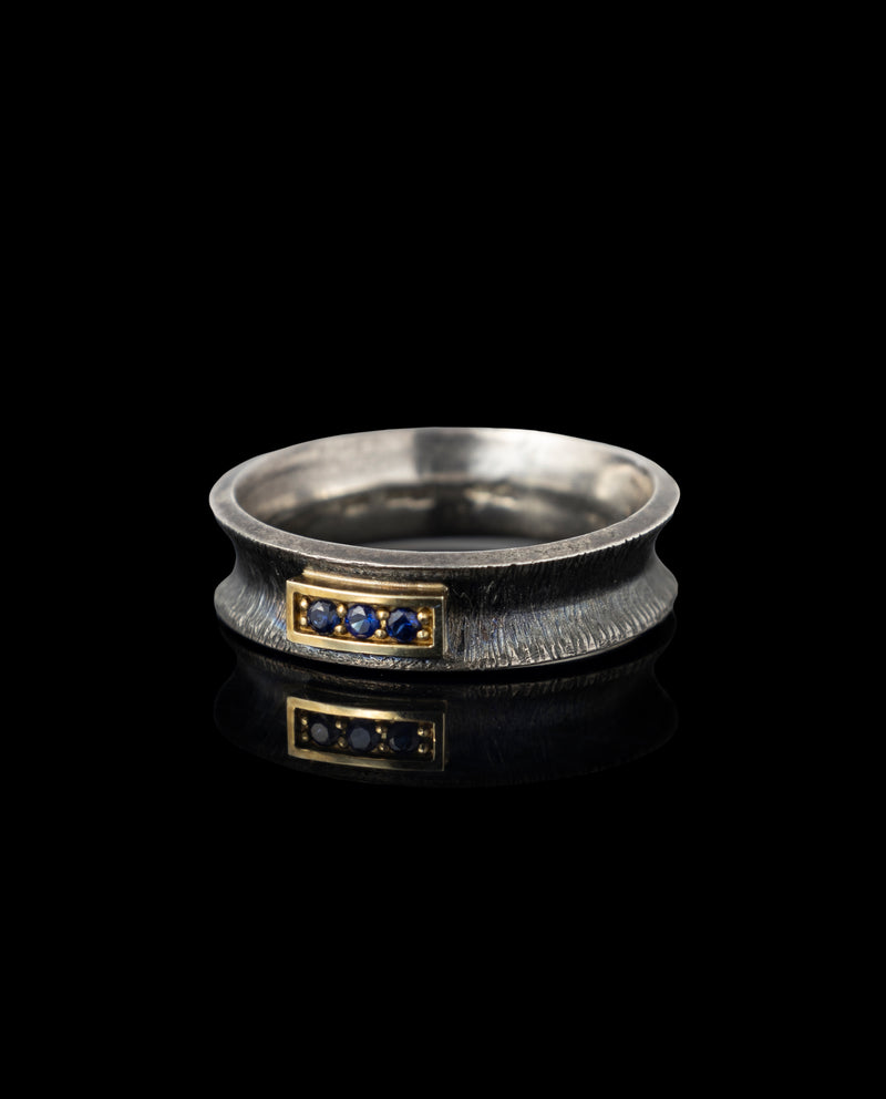 Sidabrinis žiedas su auksu ir safyrais "Minimalistinis"