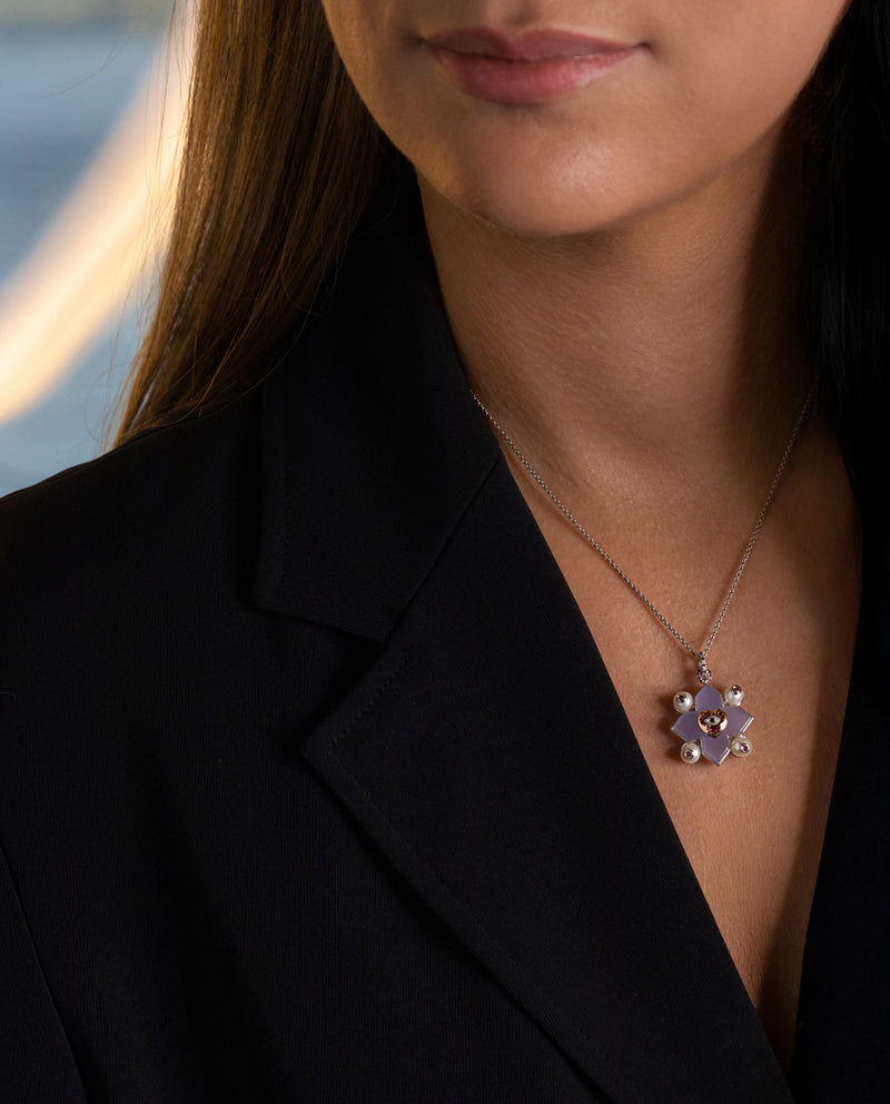 Auksinis pakabukas su chalcedonu, deimantais, rubinais, safyru ir granatais "Cross"