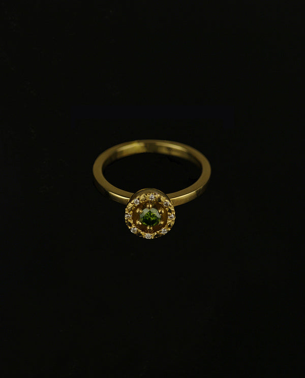 Auksinis žiedas su deimantais "Džuljeta"