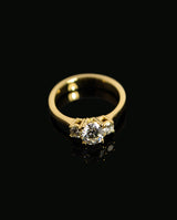 Auksinis žiedas su deimantais "Karalienė Marija"