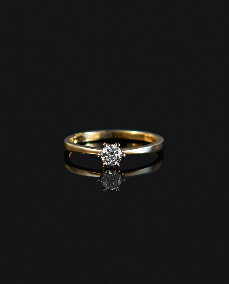 Auksinis žiedas su deimantu "Klasika"