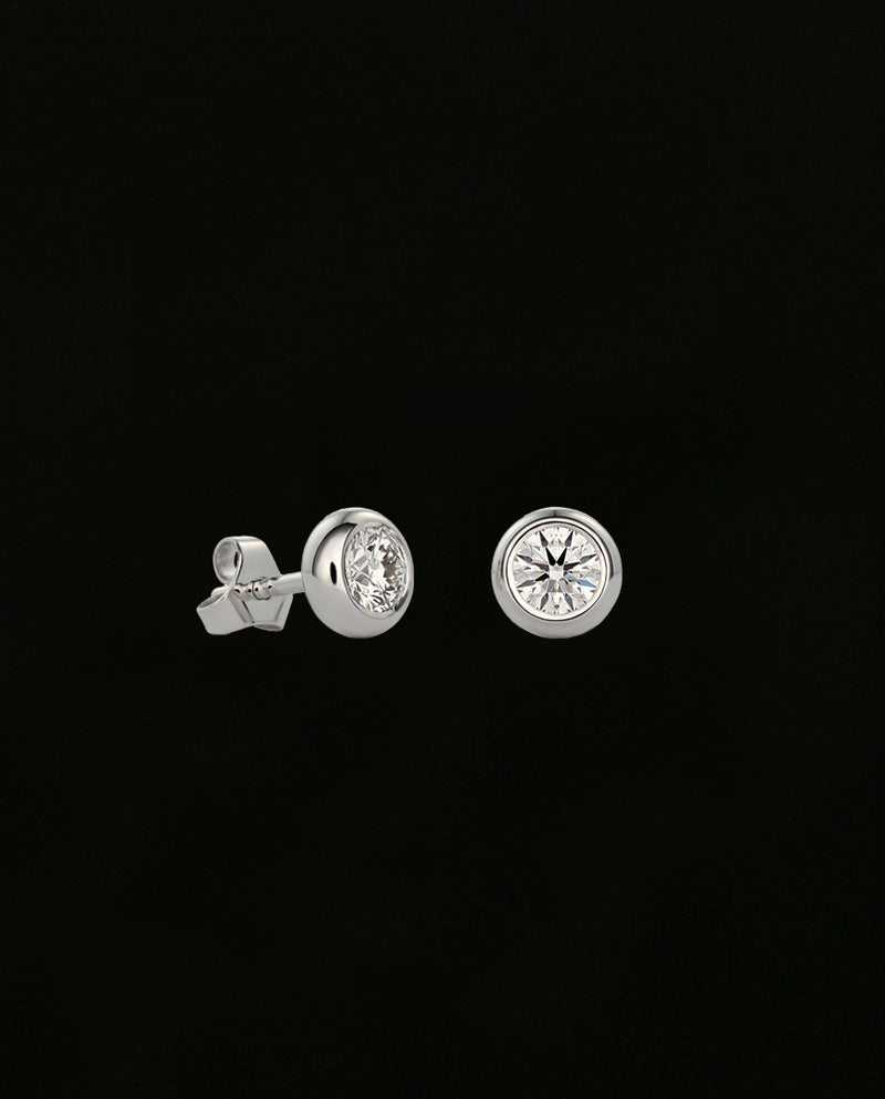 Auksiniai auskarai su deimantais "Du maži meilės ženkliukai"