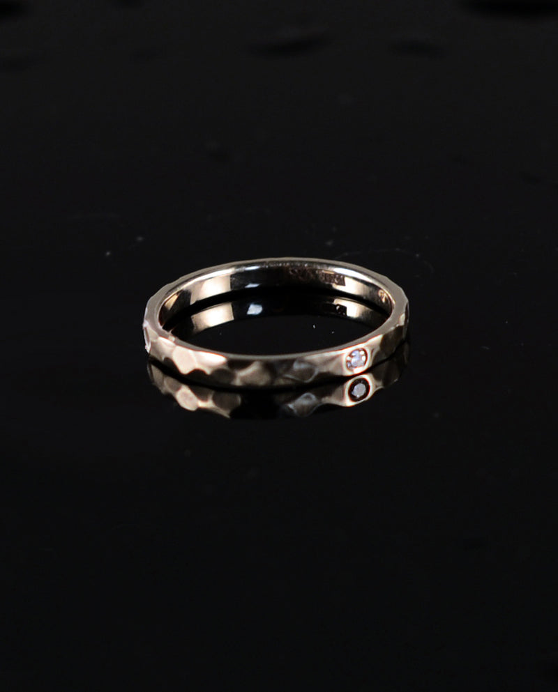 Auksinis žiedas su deimantu "Raw and elegant"