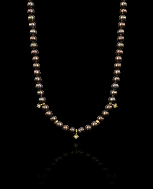 Kaklo papuošalas su perlais, auksu ir deimantais "Perlų vėrinys".