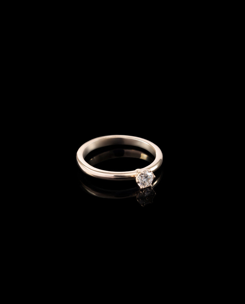 Auksinis sužadėtuvių žiedas su deimantu