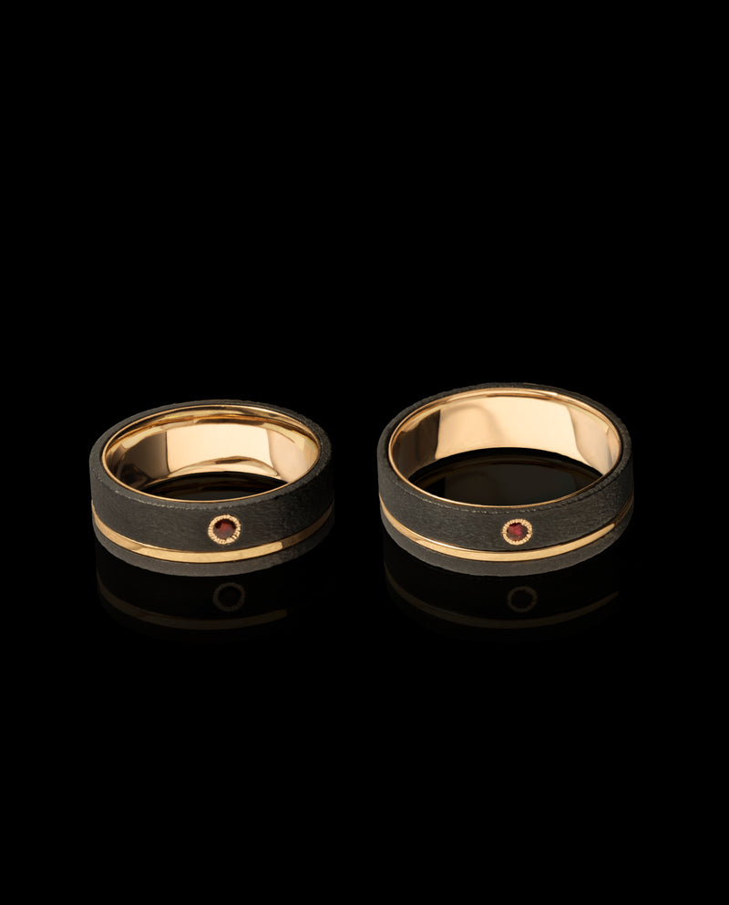Titano ir aukso vestuviniai žiedai su rubinais
