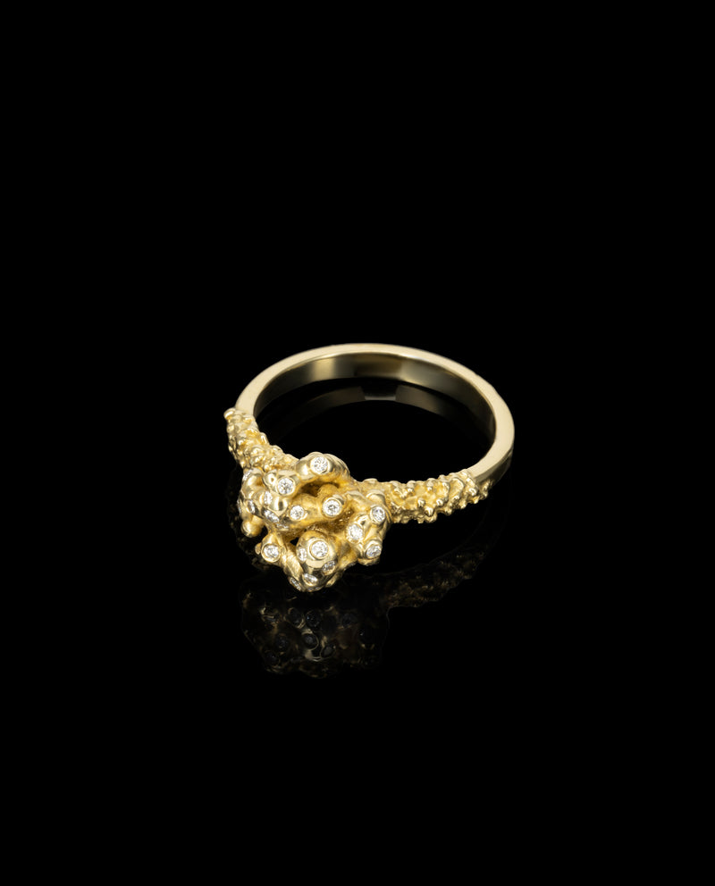 Auksinis žiedas su deimantais "Dėkingumo laikysena"
