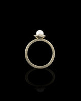 Auksinis žiedas su perlu ir deimantais "Perlo žydėjimas"