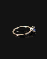 Auksinis žiedas su deimantais ir safyru "Blue"