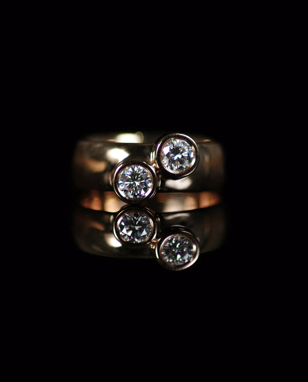 Auksinis žiedas su deimantais "Dvyniai"